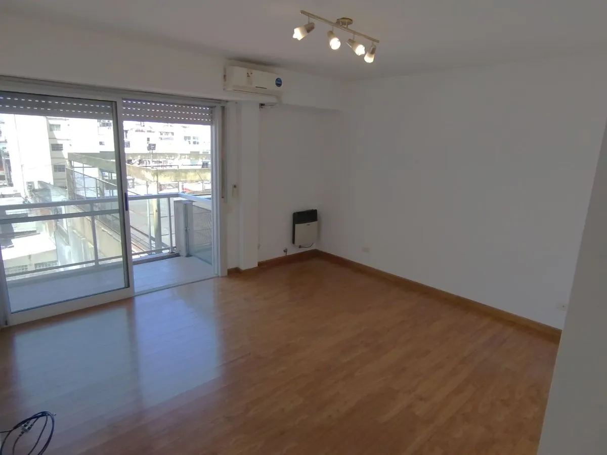 Departamento en Avenida Independencia 700