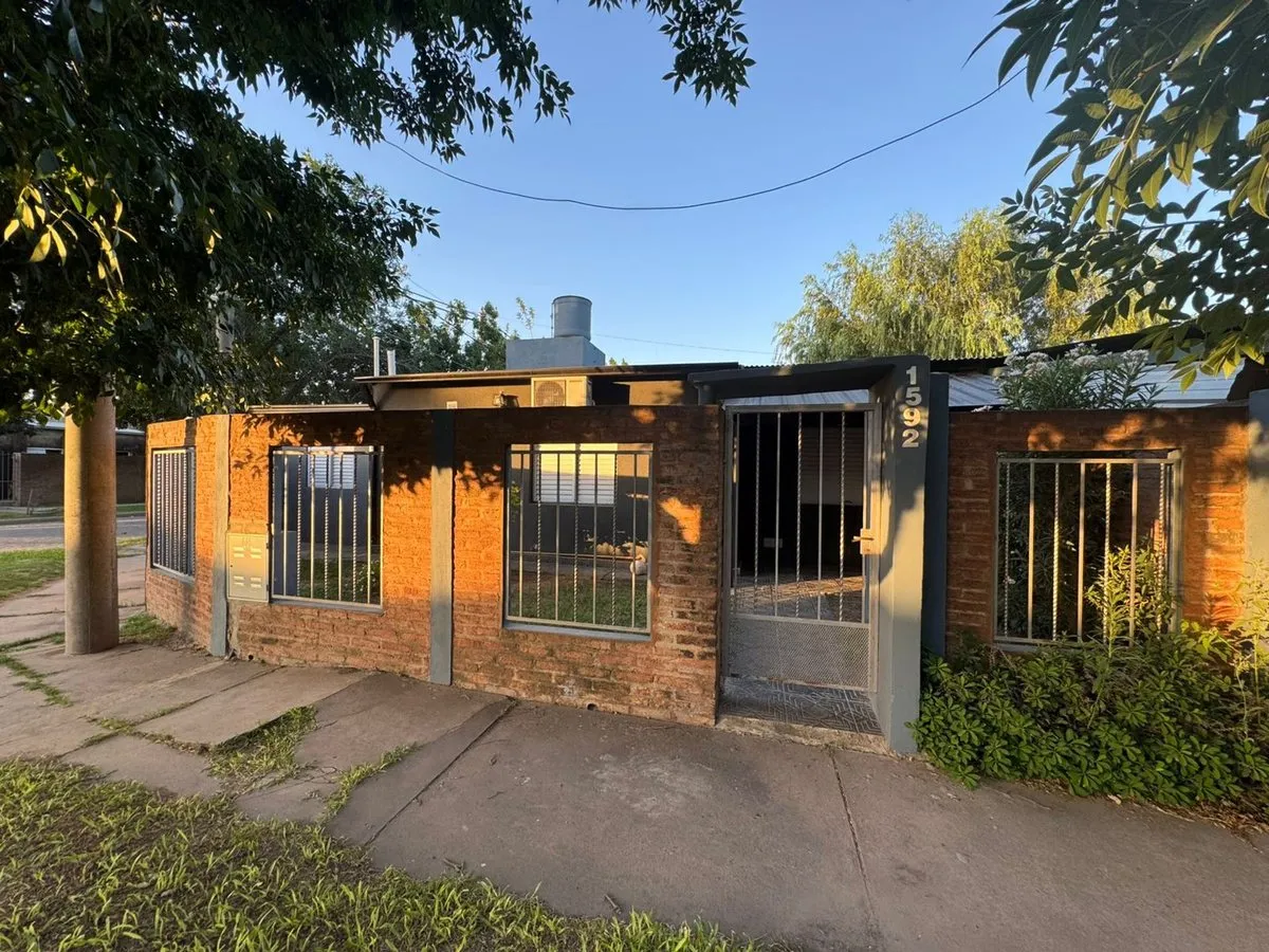 Casa en Juan Gauna 1500