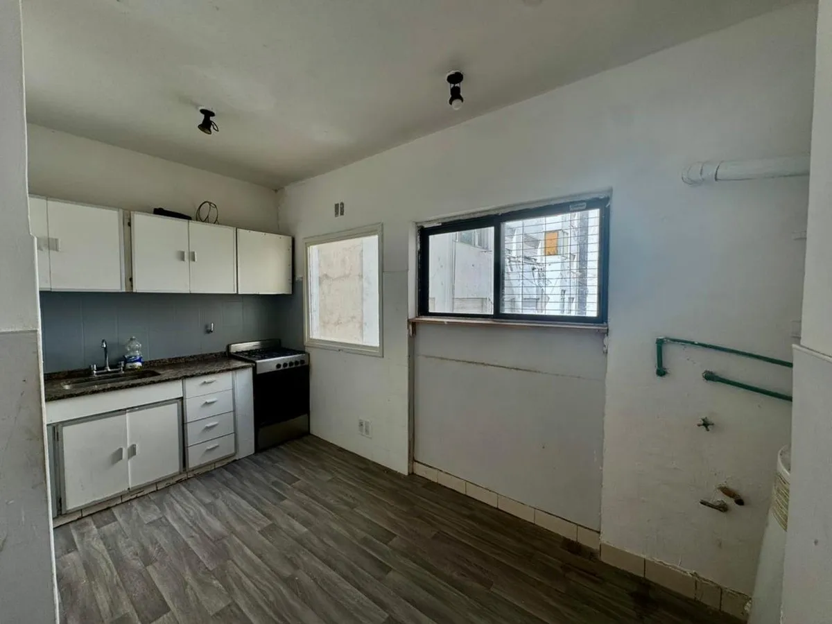 Departamento en Alsina 2200