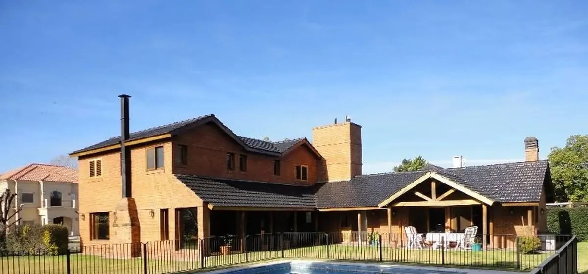 Casa en Juan Domingo Peron 2300