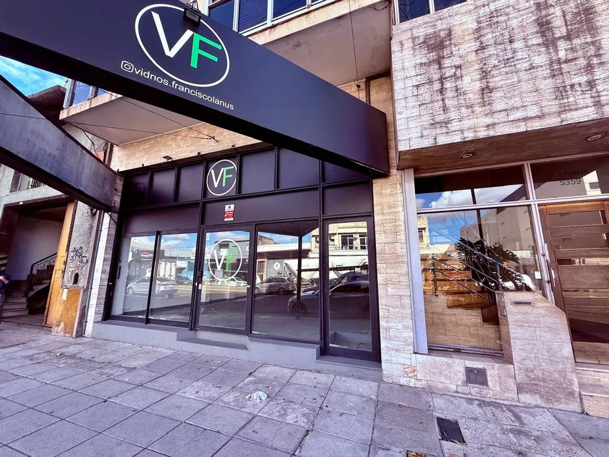Local Comercial en Avenida Hipólito Yrigoyen 5300