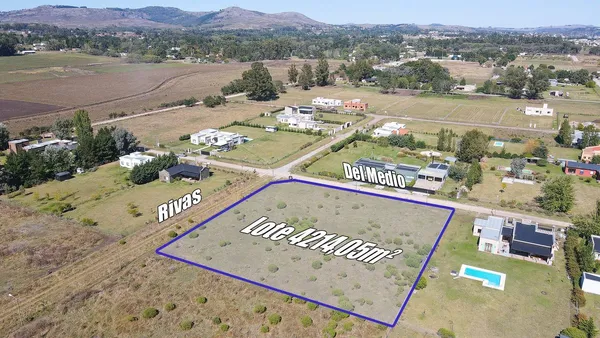Lote en Del Medio & Rivas S/N
