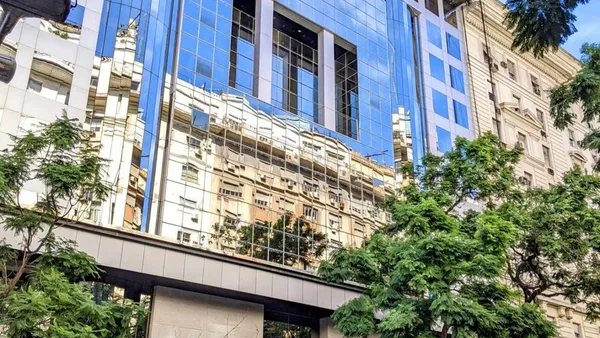 Oficina en Avenida Presidente Roque Sáenz Peña 1100