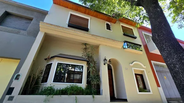 Casa en General Benjamín Victorica 2400