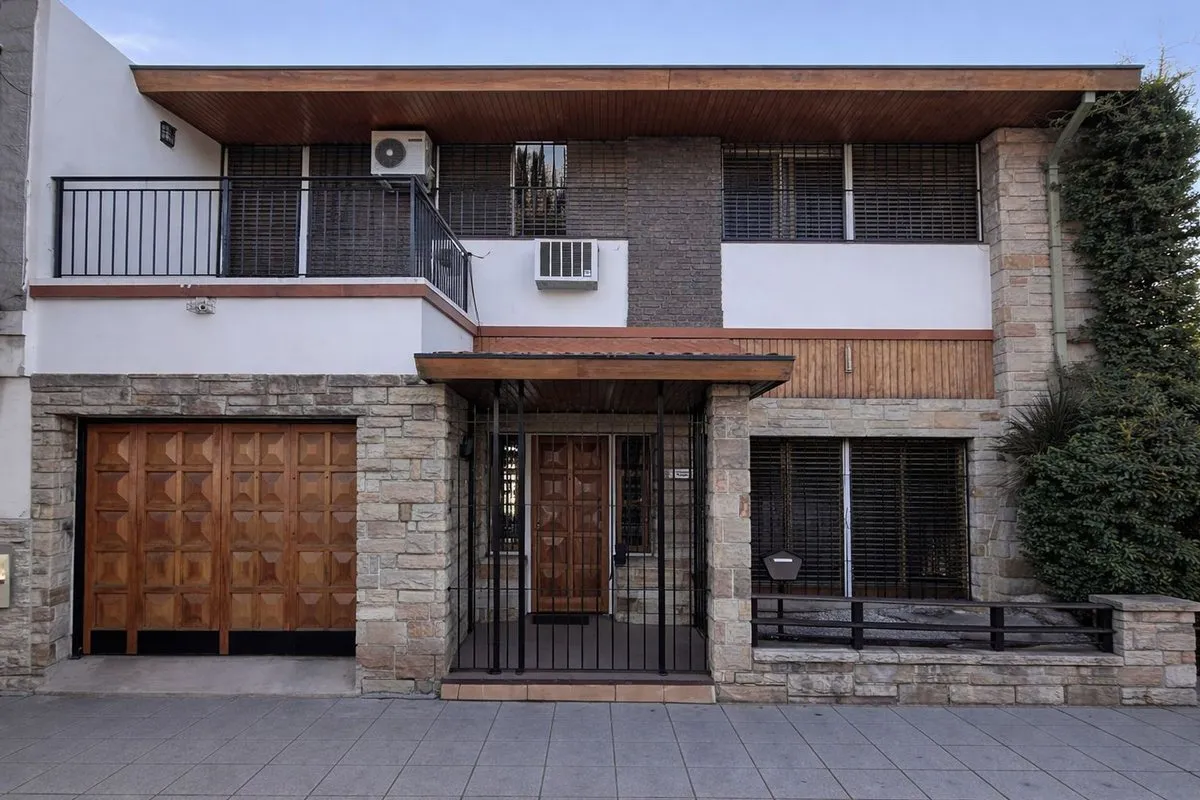 Casa en Necochea 500