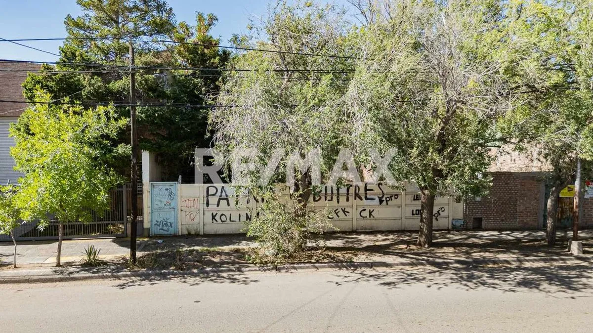 Lote en Teniente General Pablo Ricchieri 600