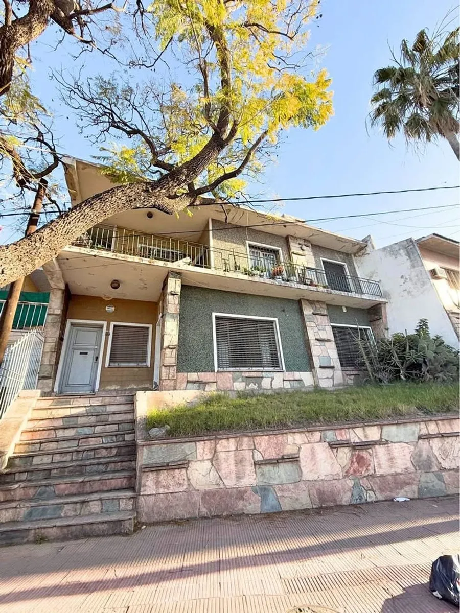 Casa en Avenida Amadeo Sabattini 1600
