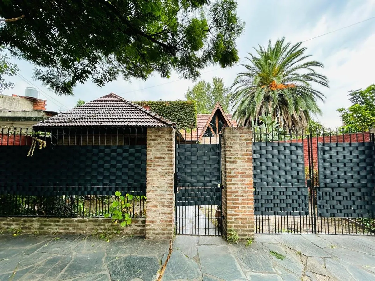Casa en Miguel Diomede 100