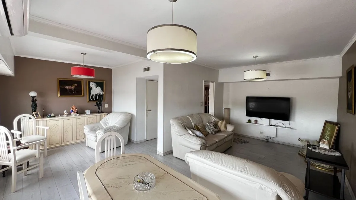 Departamento en Avenida Hipólito Yrigoyen 6600