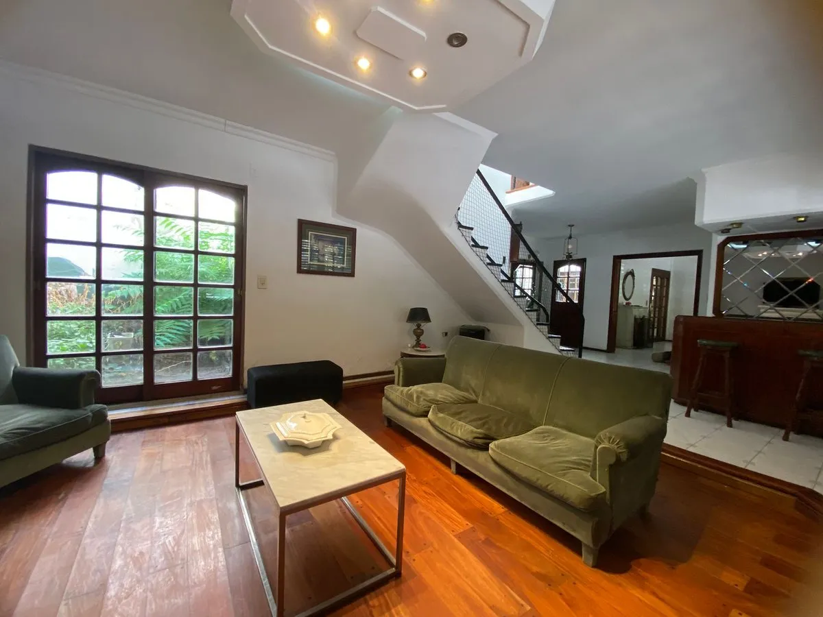 Casa en Senillosa 1700