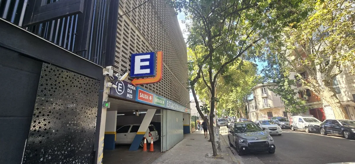 Cochera en Uriarte 1500