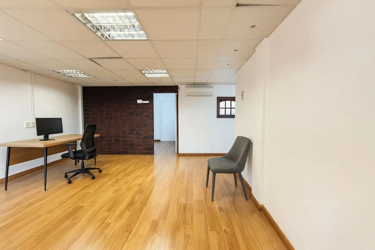 Oficina en Avenida Maipú 1300