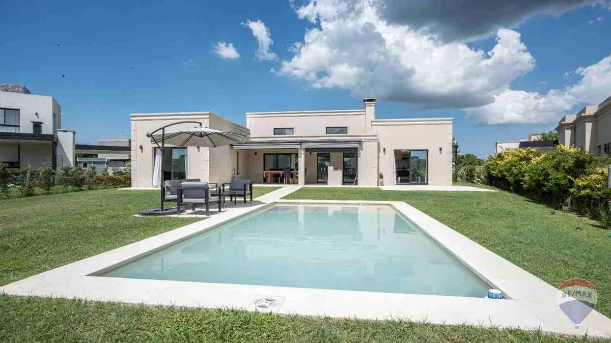 Casa en Panamericana Ramal Escobar 700
