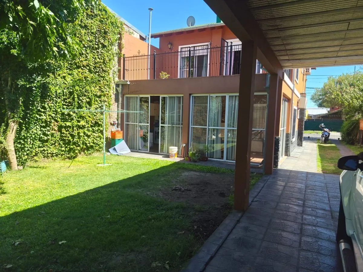Casa en Vicente López y Planes 500
