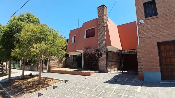 Casa en Domingo Faustino Sarmiento 1900