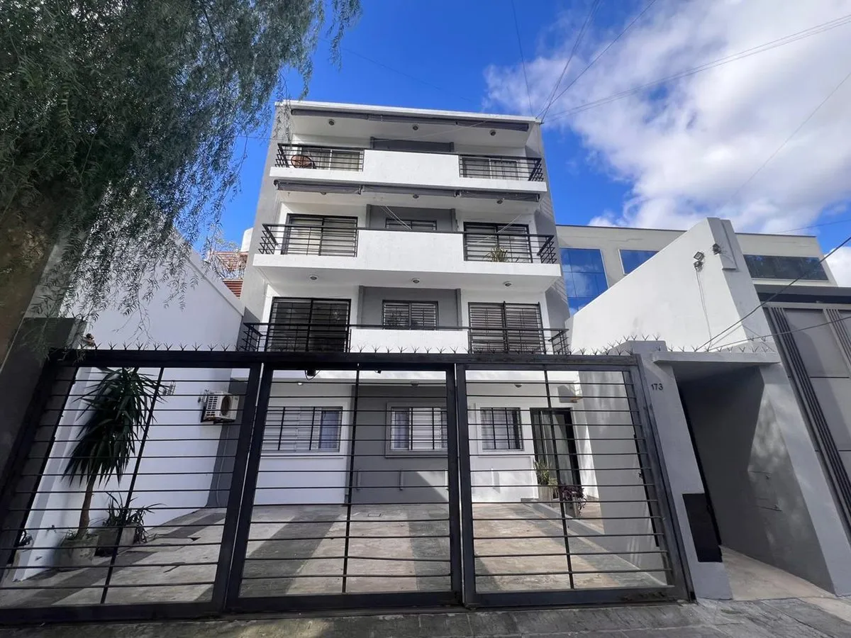 Departamento en General Carlos María de Alvear 100