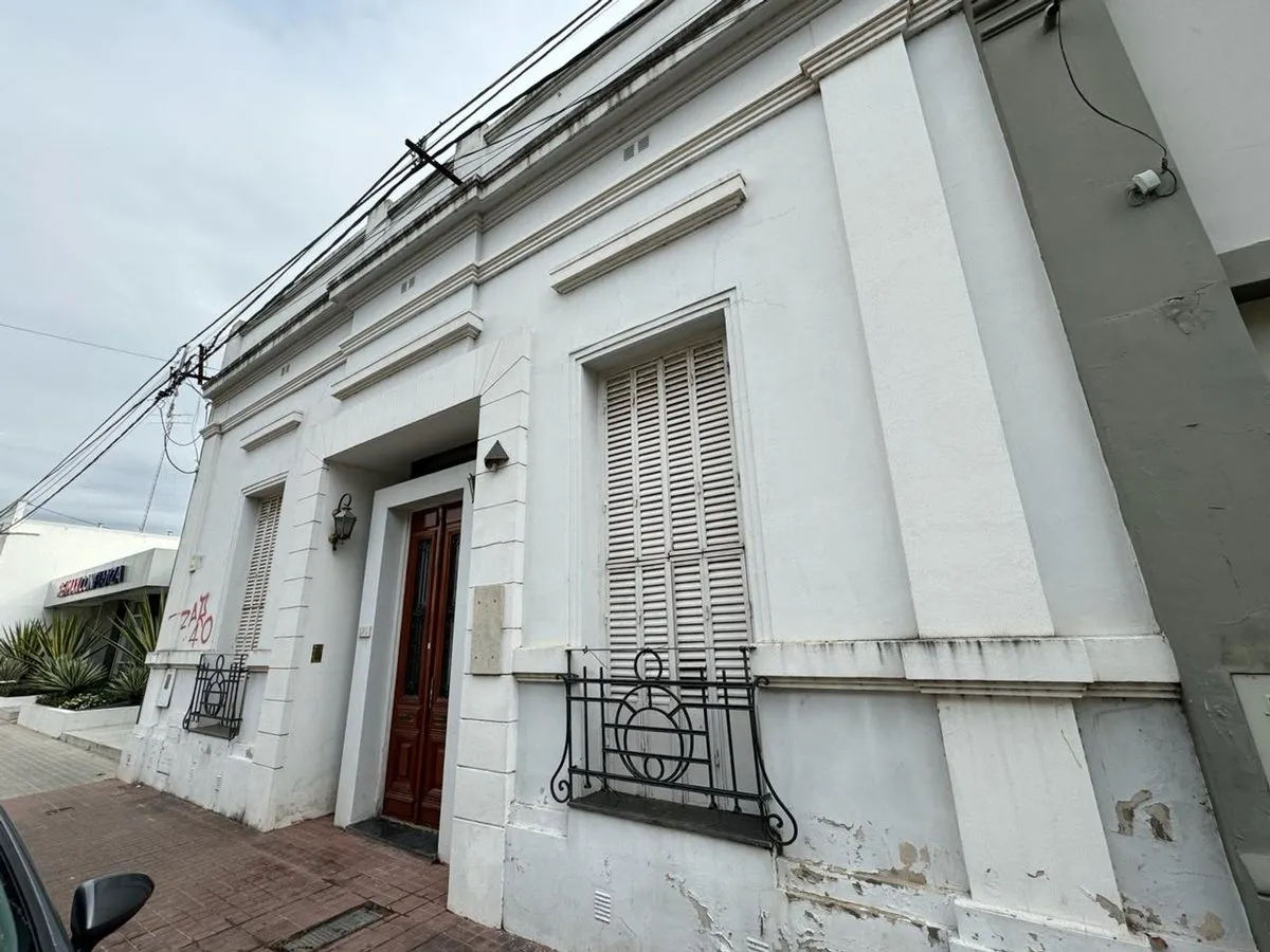 Local Comercial en Arenales 100