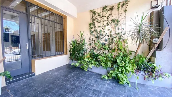 Local Comercial en Adolfo Alsina 1000