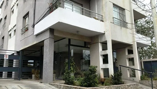 Cochera en Lorenzo López 300