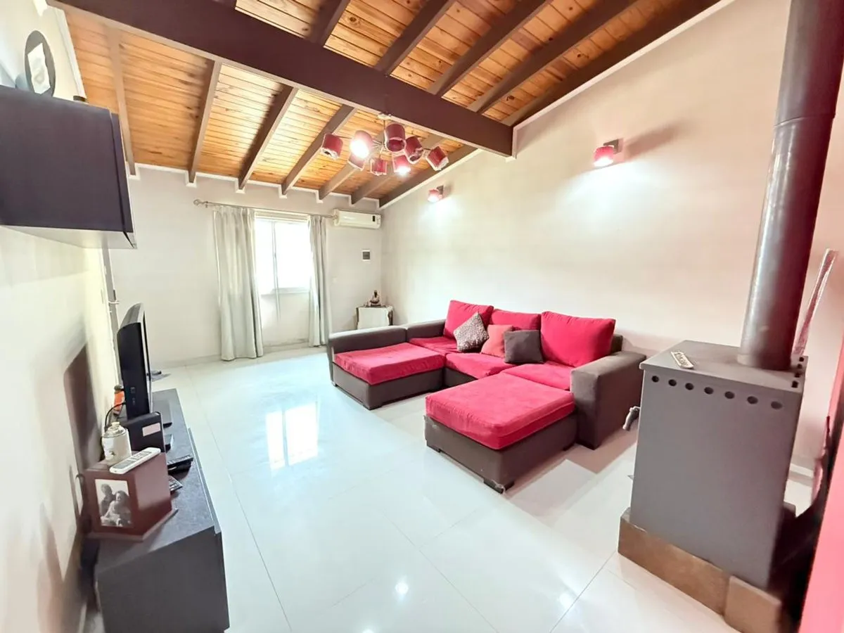Casa en Lola Mora 300