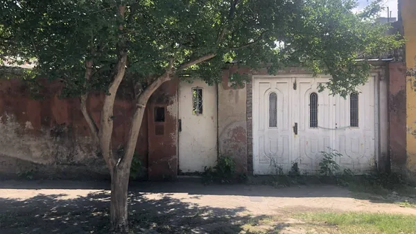 Lote en Esteban de Luca 1100