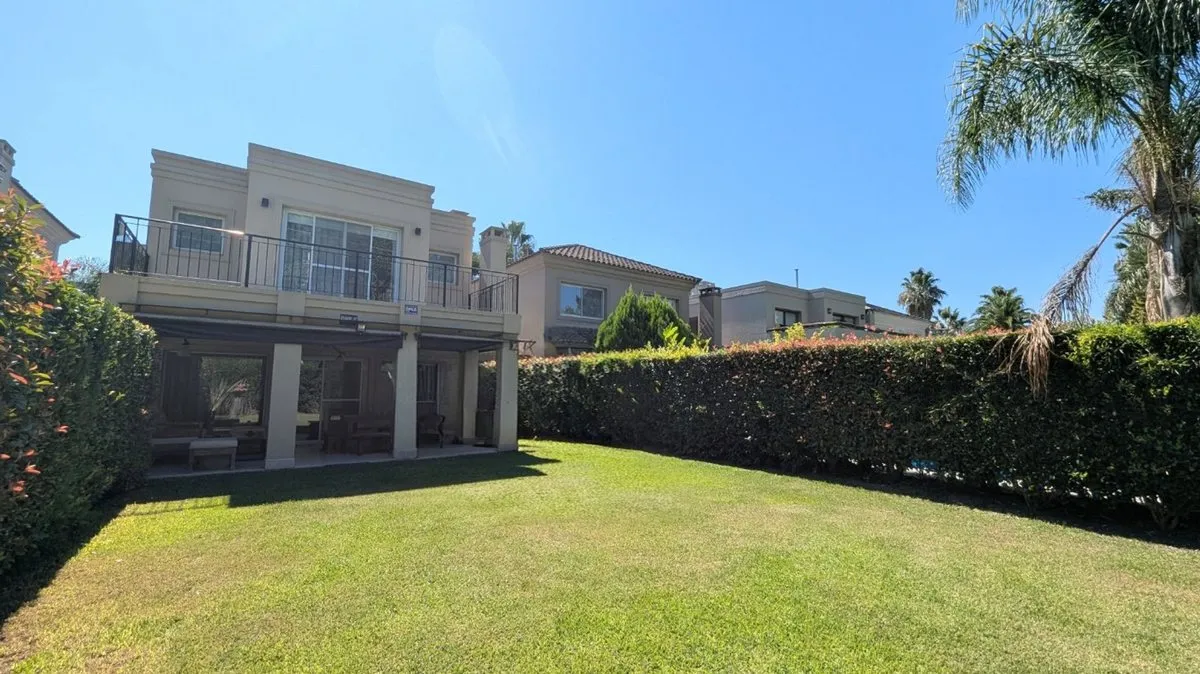 Casa en Carlos Calvo 590 500