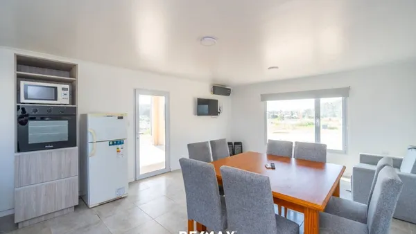 Casa en Esteban Dufaur 1300