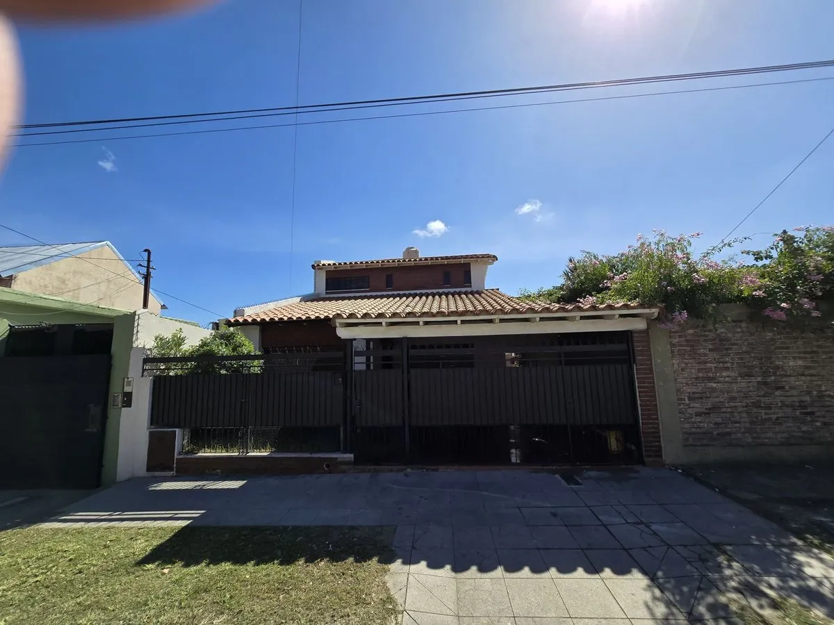 Casa en Leandro N. Alem 1700