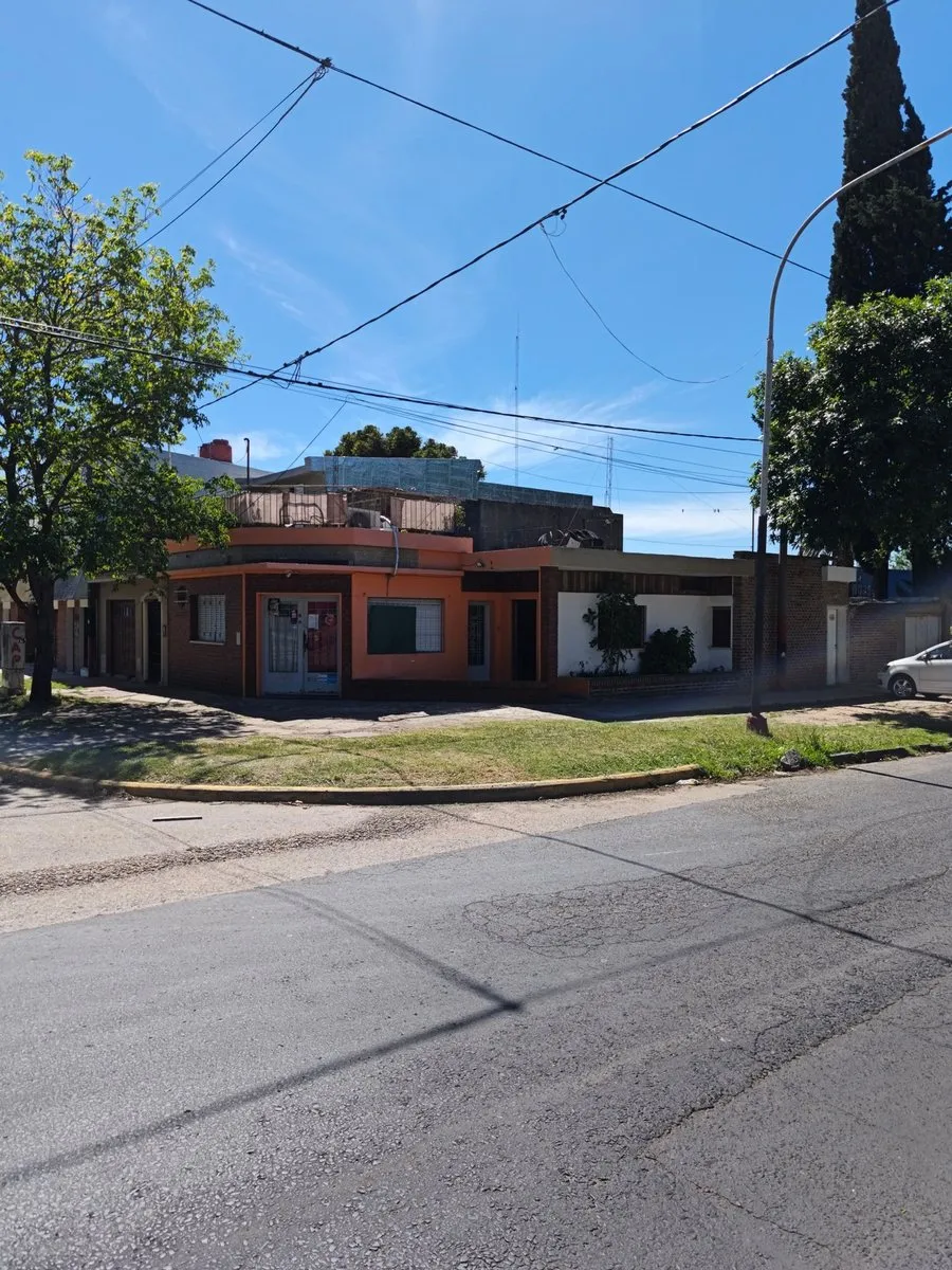 Casa en Padre Bartolomé Grella 1000