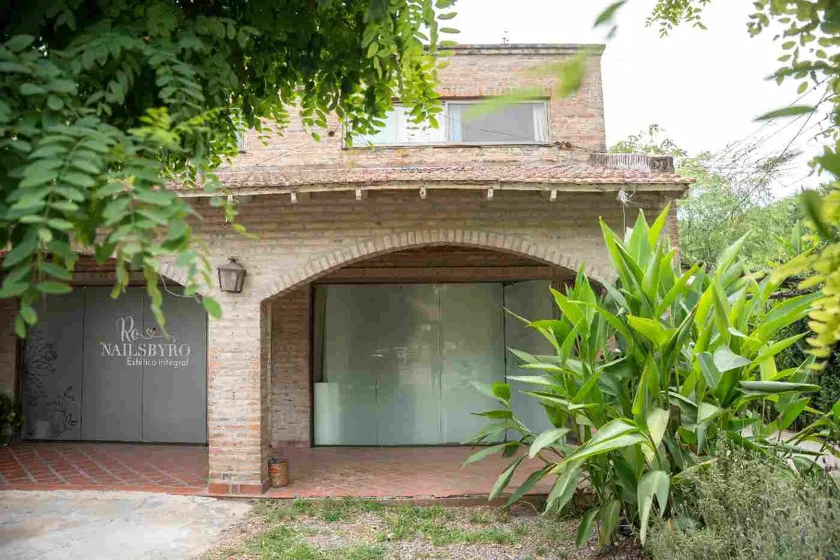 Local Comercial en Luis Bernárdez 0