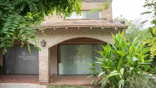 Local Comercial en Luis Bernárdez 0