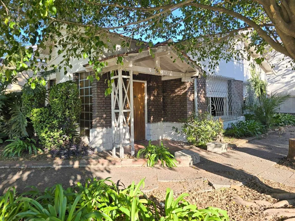 Casa en Lobos 1200