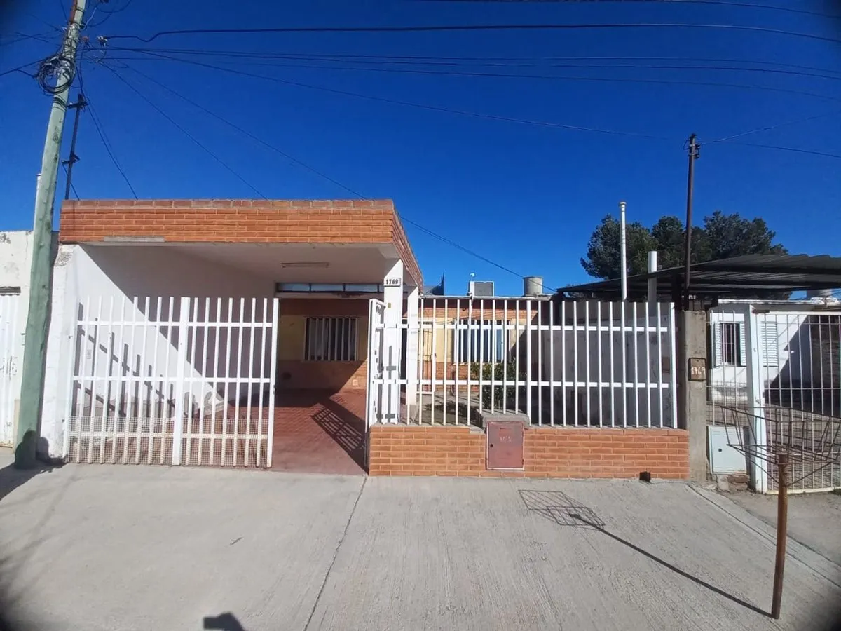 Casa en Leandro N. Alem 1700