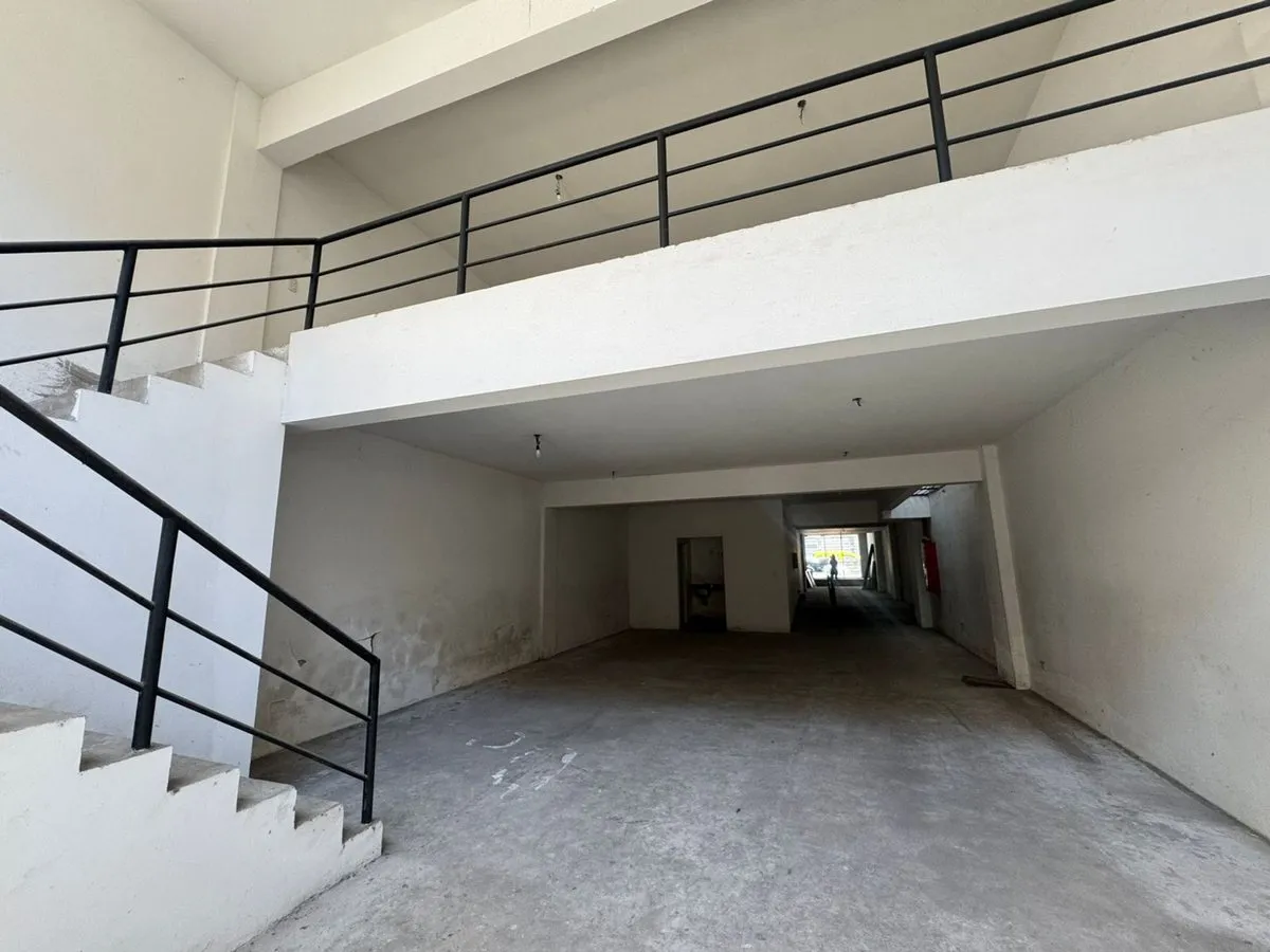 Local Comercial en Avenida Entre Ríos 1700