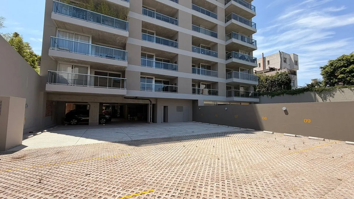 Departamento en Charlone 1400