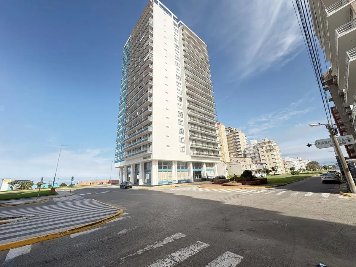 Departamento en Avenida 12 1300