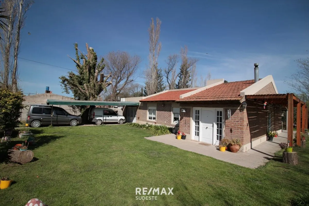 Casa en Los Naranjos 4400