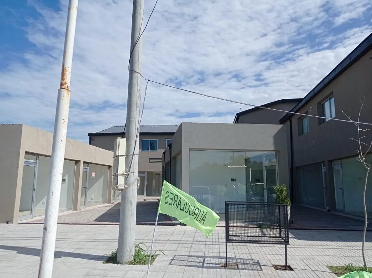 Local Comercial en Los Lapachos Perez 0