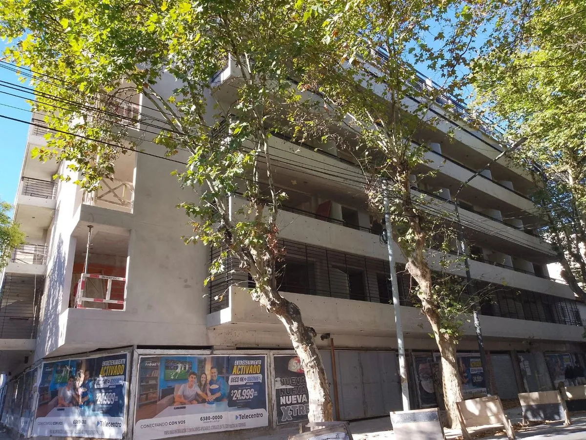 Departamento en Llerena 2800