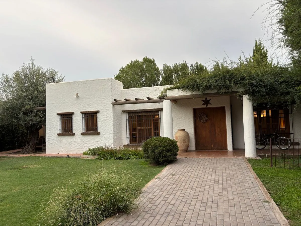 Casa en Padre Migone 200