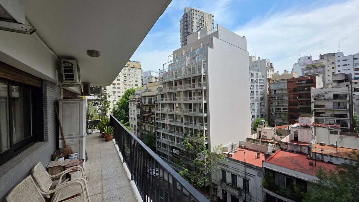 Departamento en Luis María Campos 1400