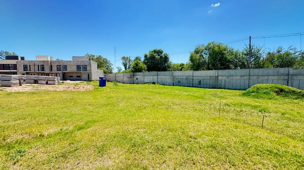 Lote en Celso Barrios 3600