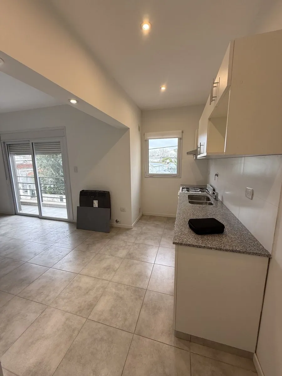 Departamento en Alberdi 1100