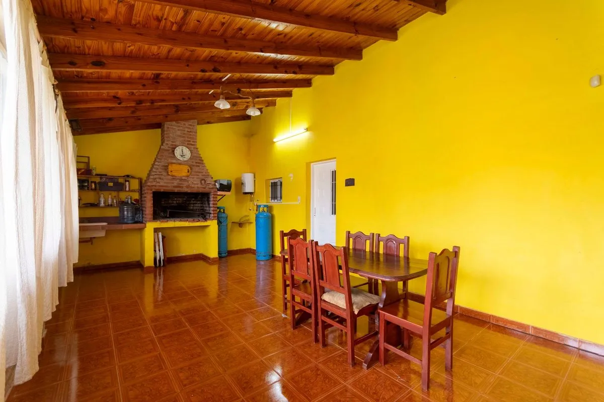 Casa en General J. J. del Valle 800