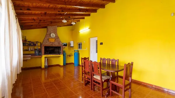 Casa en General J. J. del Valle 800