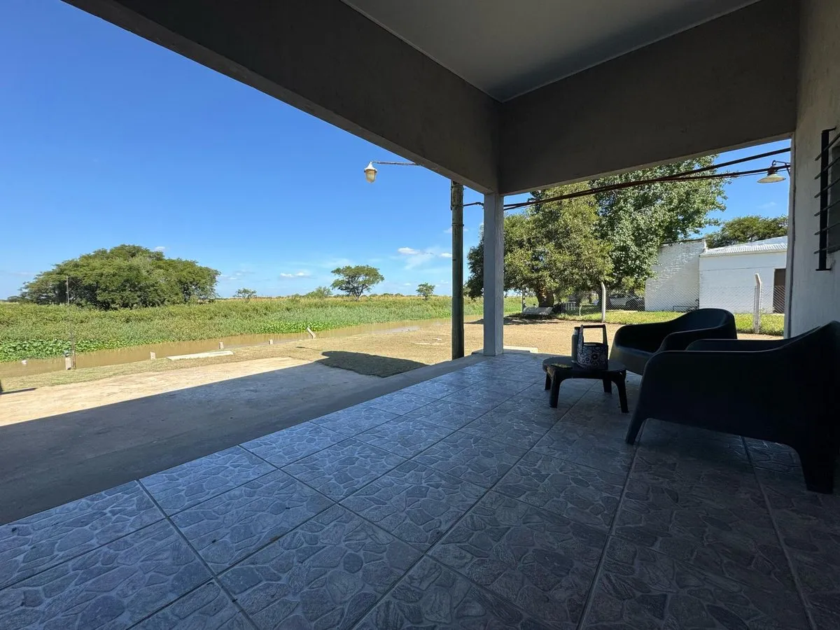 Casa en Los Saucos 2200