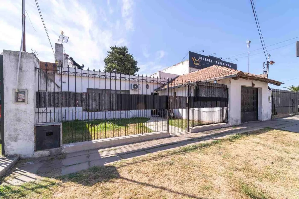 Casa en Manuel Artigas 5900