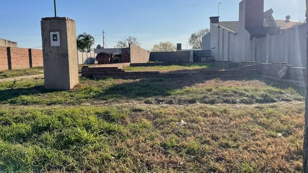 Lote en J. y R. Armando 1700