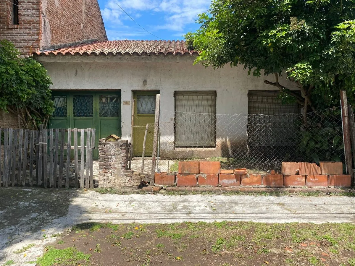 Casa en Matheu 2500