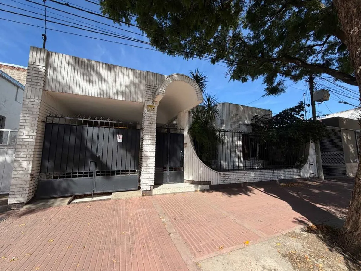 Casa en Rivadavia 300